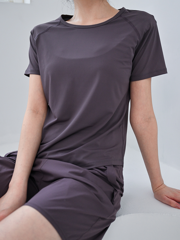 通気性のある薄手のヨガTシャツ（女性用）- 夏用スリムフィッ - Pilates Yoga Morning のレビューと価格