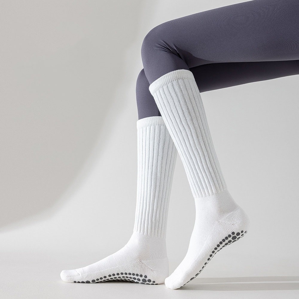新しいソリッドカラーヨガソックスシリコーンテリー耐摩耗性ピラ - Pilates Yoga Footwear のレビューと価格
