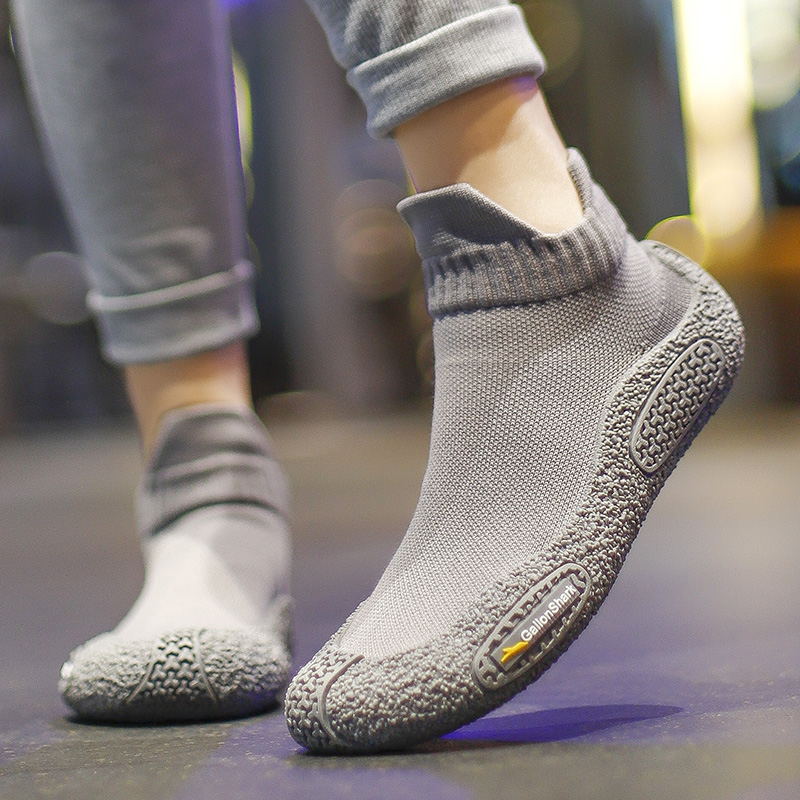 ガロンシャーク滑り止めベアフットソックスシューズ、通気性のあ - Pilates Yoga Footwear のレビューと価格